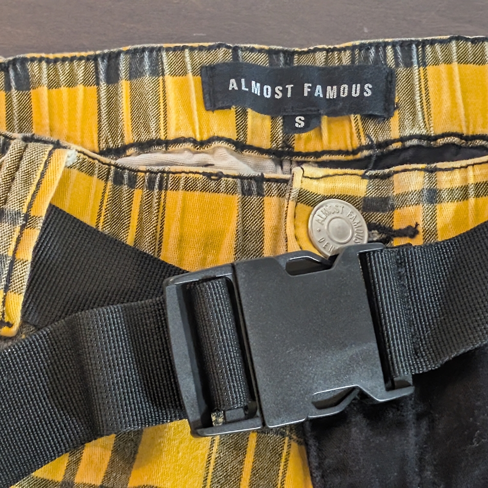 Almost Famous Split Leg Plaid Cargo Joggers Small Black Yellow Tartan Streetwear - Picture 3 of 8